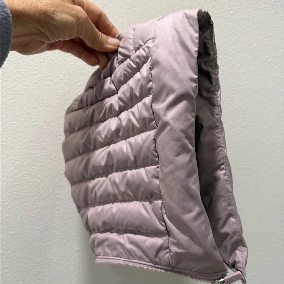 Lululemon Pack It Down Jacket Mauve color Size 6 - Picture 6 of 7
